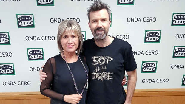 Julia Otero con Pau Donés