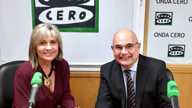 Julia Otero con el Dr. Josep Tabernero